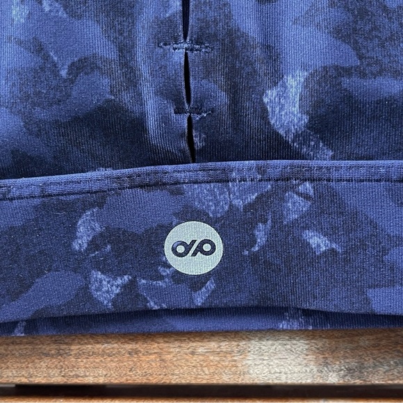 👟 DIP ~ Dark Blue Camo-Influenced Racerback Sports Bra ~ Size Medium - Picture 4 of 7